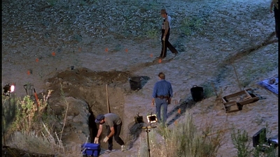 ROSWELL_-_E2X01_SKIN_AND_BONES_167.jpg