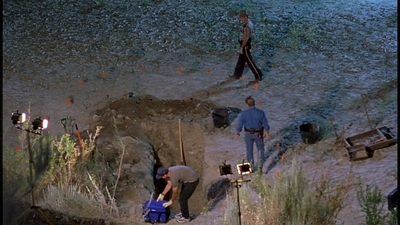 ROSWELL_-_E2X01_SKIN_AND_BONES_169.jpg