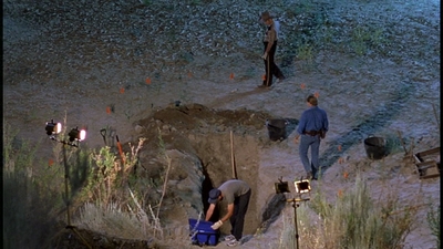 ROSWELL_-_E2X01_SKIN_AND_BONES_172.jpg
