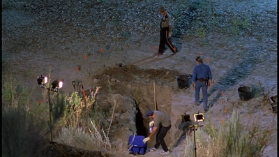 ROSWELL_-_E2X01_SKIN_AND_BONES_174.jpg