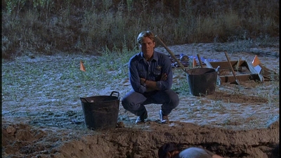 ROSWELL_-_E2X01_SKIN_AND_BONES_209.jpg