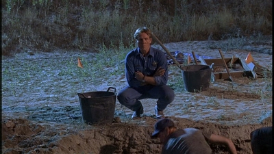 ROSWELL_-_E2X01_SKIN_AND_BONES_215.jpg