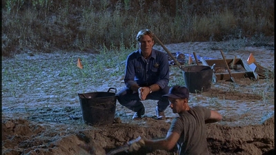 ROSWELL_-_E2X01_SKIN_AND_BONES_235.jpg