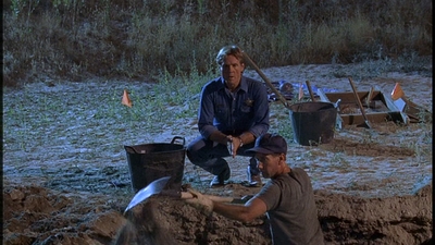 ROSWELL_-_E2X01_SKIN_AND_BONES_243.jpg