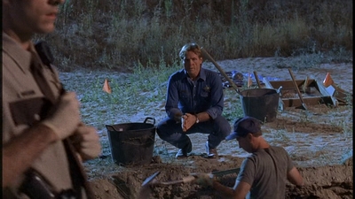 ROSWELL_-_E2X01_SKIN_AND_BONES_245.jpg