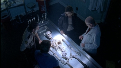 ROSWELL_-_E2X01_SKIN_AND_BONES_496.jpg