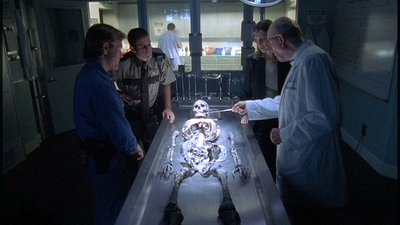 ROSWELL_-_E2X01_SKIN_AND_BONES_514.jpg