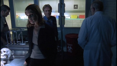 ROSWELL_-_E2X01_SKIN_AND_BONES_556.jpg