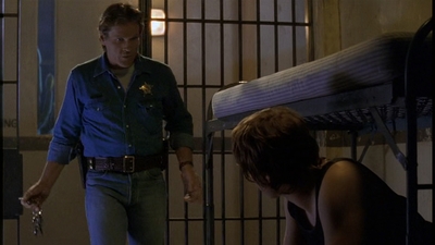 ROSWELL_-_E2X01_SKIN_AND_BONES_676.jpg