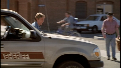 ROSWELL_-_E2X02_ASK_NOT_006.jpg