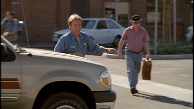 ROSWELL_-_E2X02_ASK_NOT_009.jpg