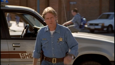 ROSWELL_-_E2X02_ASK_NOT_018.jpg