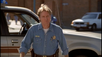 ROSWELL_-_E2X02_ASK_NOT_023.jpg