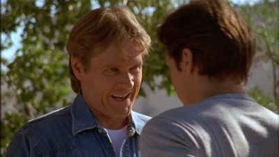 ROSWELL_-_E2X02_ASK_NOT_051.jpg