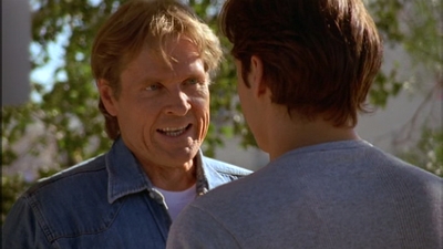 ROSWELL_-_E2X02_ASK_NOT_055.jpg