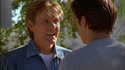 ROSWELL_-_E2X02_ASK_NOT_065.jpg