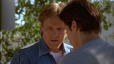 ROSWELL_-_E2X02_ASK_NOT_111.jpg