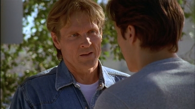 ROSWELL_-_E2X02_ASK_NOT_133.jpg
