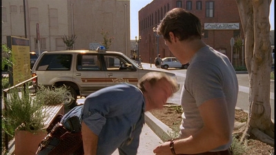 ROSWELL_-_E2X02_ASK_NOT_161.jpg