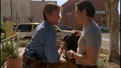 ROSWELL_-_E2X02_ASK_NOT_181.jpg