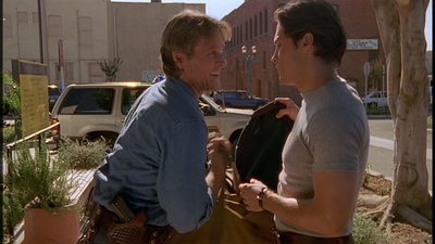 ROSWELL_-_E2X02_ASK_NOT_182.jpg