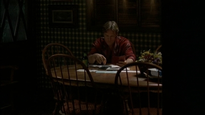 ROSWELL_-_E2X02_ASK_NOT_285.jpg