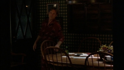 ROSWELL_-_E2X02_ASK_NOT_352.jpg