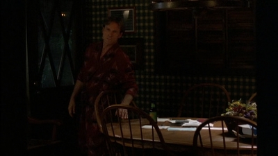 ROSWELL_-_E2X02_ASK_NOT_353.jpg