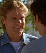 ROSWELL_-_E2X02_ASK_NOT_085.jpg