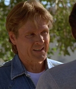 ROSWELL_-_E2X02_ASK_NOT_132.jpg