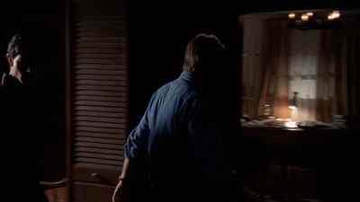 ROSWELL_-_E2X03_SURPRISE_011.jpg