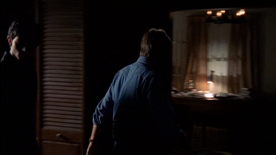 ROSWELL_-_E2X03_SURPRISE_012.jpg