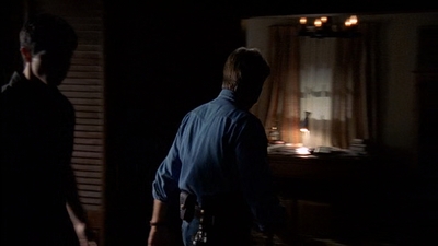 ROSWELL_-_E2X03_SURPRISE_013.jpg