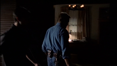 ROSWELL_-_E2X03_SURPRISE_015.jpg