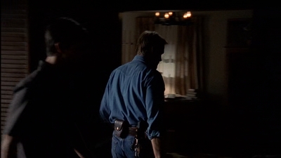 ROSWELL_-_E2X03_SURPRISE_016.jpg