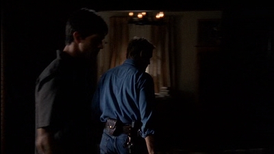 ROSWELL_-_E2X03_SURPRISE_018.jpg
