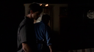 ROSWELL_-_E2X03_SURPRISE_020.jpg