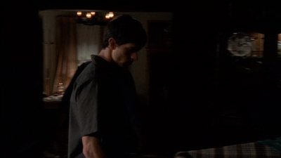ROSWELL_-_E2X03_SURPRISE_022.jpg