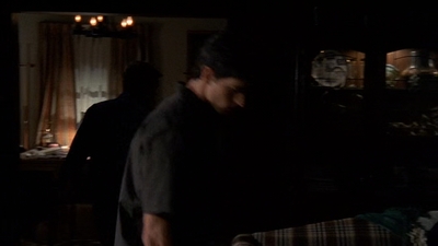 ROSWELL_-_E2X03_SURPRISE_024.jpg