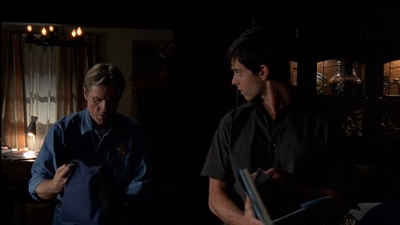 ROSWELL_-_E2X03_SURPRISE_028.jpg