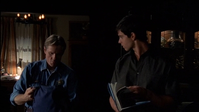 ROSWELL_-_E2X03_SURPRISE_030.jpg