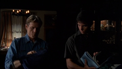 ROSWELL_-_E2X03_SURPRISE_036.jpg