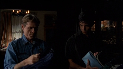 ROSWELL_-_E2X03_SURPRISE_037.jpg