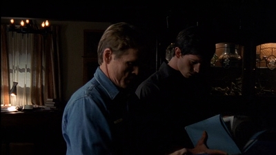 ROSWELL_-_E2X03_SURPRISE_051.jpg