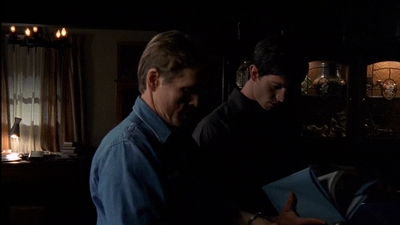 ROSWELL_-_E2X03_SURPRISE_053.jpg
