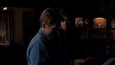 ROSWELL_-_E2X03_SURPRISE_077.jpg