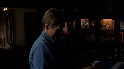 ROSWELL_-_E2X03_SURPRISE_078.jpg