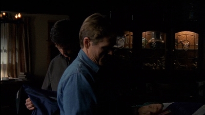 ROSWELL_-_E2X03_SURPRISE_083.jpg