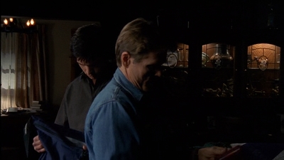 ROSWELL_-_E2X03_SURPRISE_084.jpg