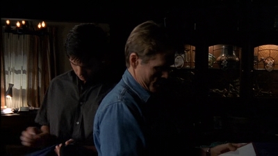 ROSWELL_-_E2X03_SURPRISE_086.jpg
